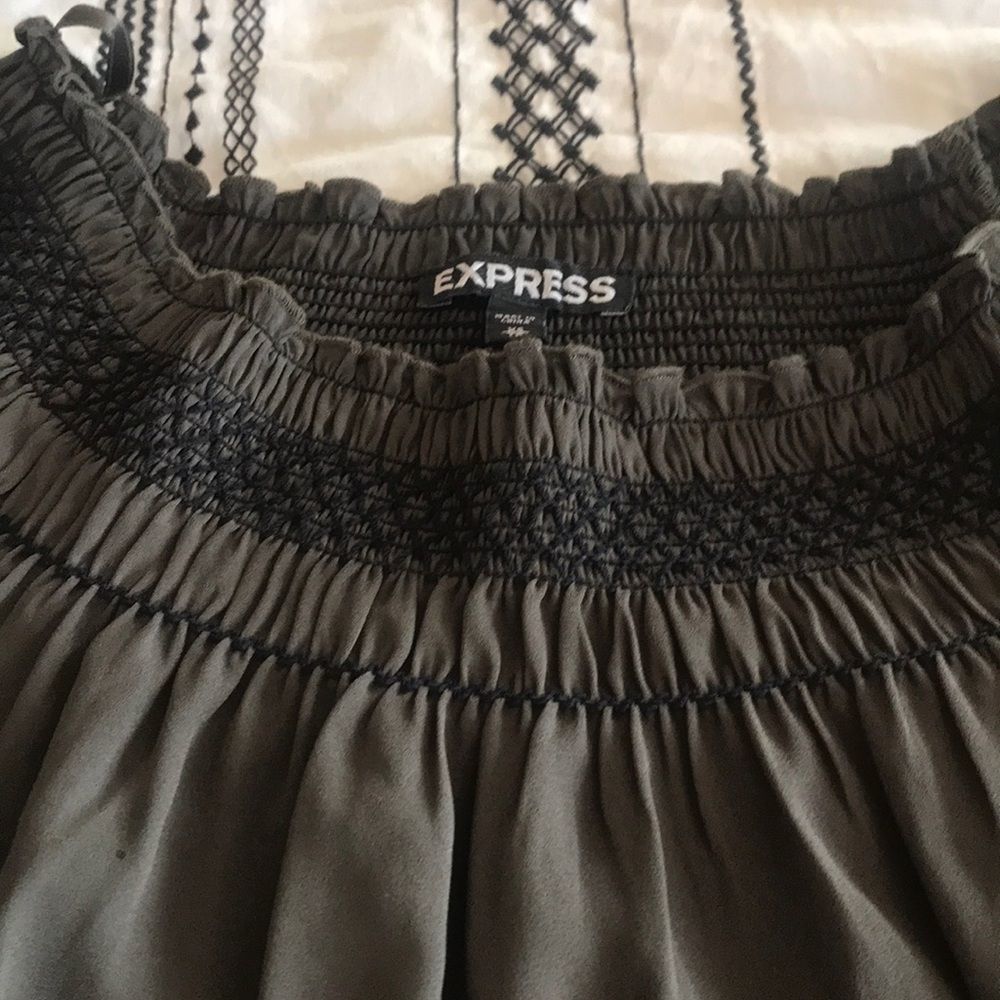Express Top - Picture 2 of 5